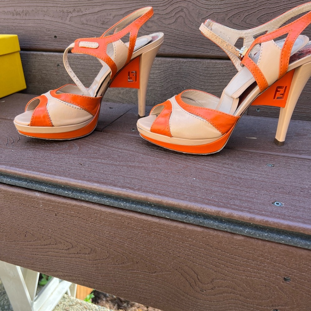 Fendi strappy  sandals. - Picture 6 of 9